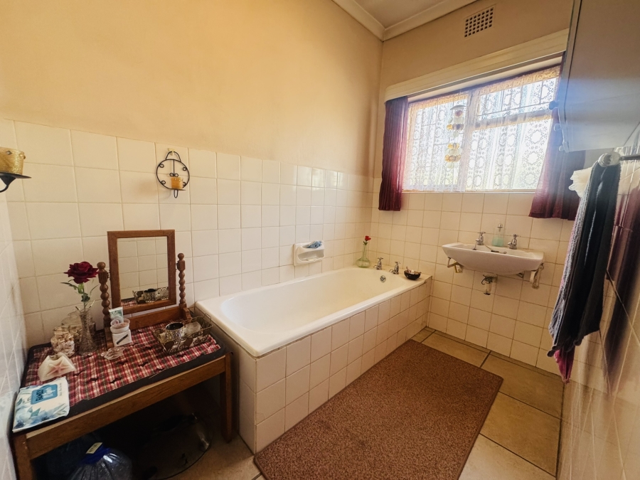 4 Bedroom Property for Sale in Van Der Stel Western Cape